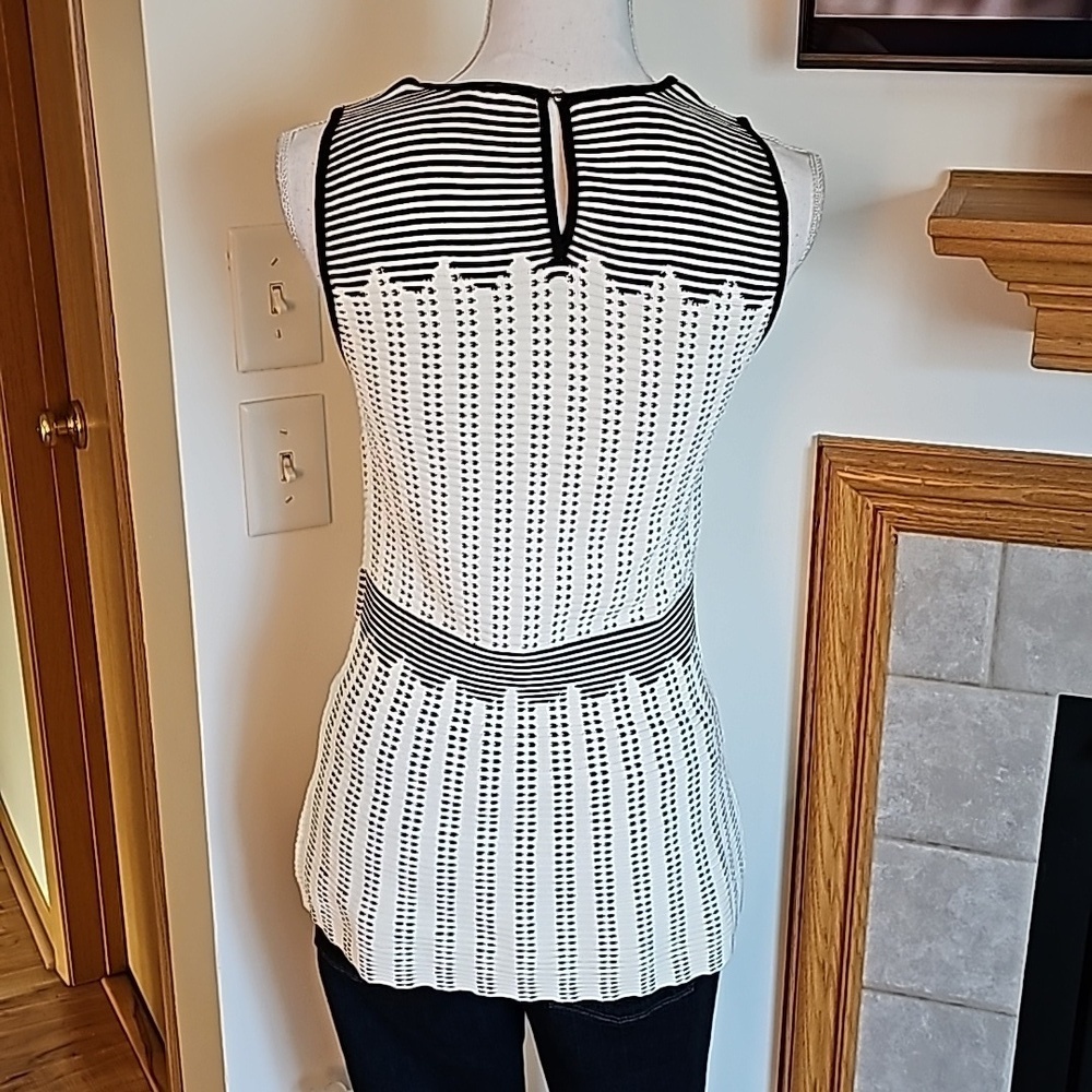 WHBM top - Picture 3 of 4